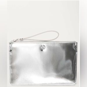 Lululemon Goody Bag in Silver
